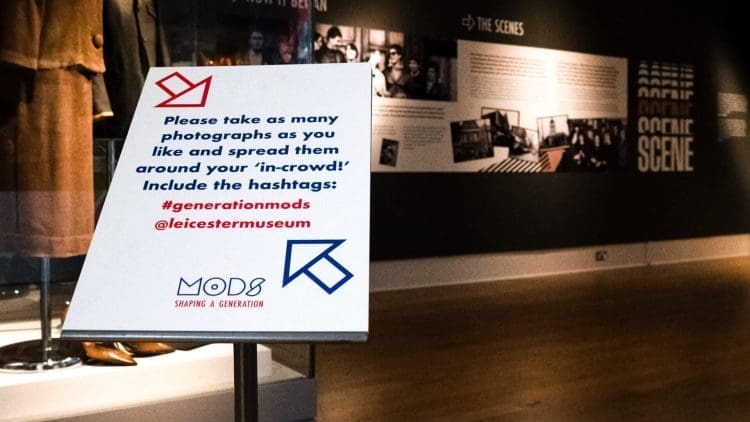 photography sign at a Mods exhibition